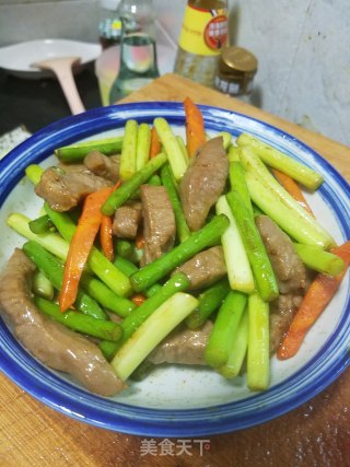 蒜薹炒牛柳的做法