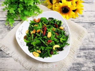 果仁菠菜的做法