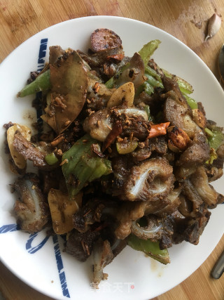 孜然脆骨板的做法