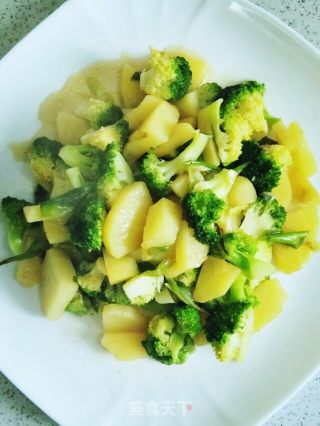 土豆炒西兰花的做法