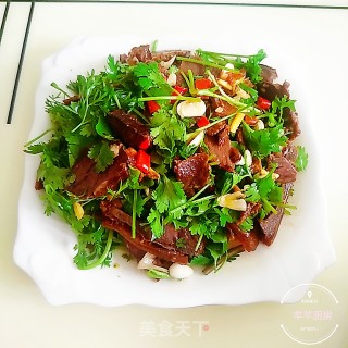 香菜拌牛肉的做法