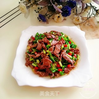 蒜薹炒牛肉的做法