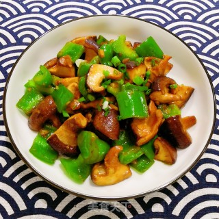 香菇炒青椒的做法