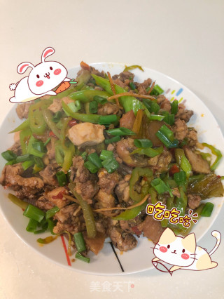 青椒爆炒鸡肉块的做法
