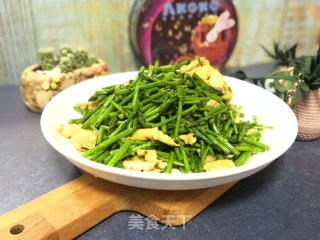 芦笋炒蛋的做法
