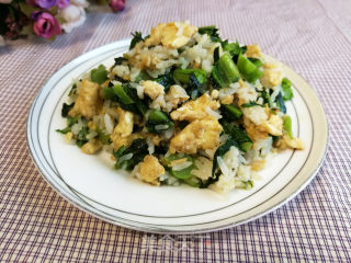 莴笋叶蛋炒饭