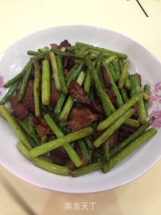 蒜苔炒五花肉的做法