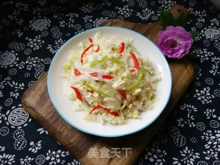 青红椒拌白菜丝的做法