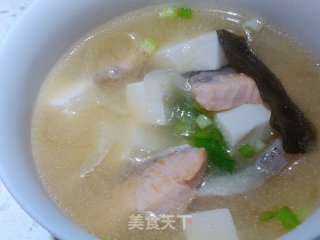 三文鱼味噌汤的做法
