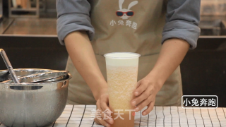 喜茶芝士哈密瓜的做法——小兔奔跑奶茶教程的做法