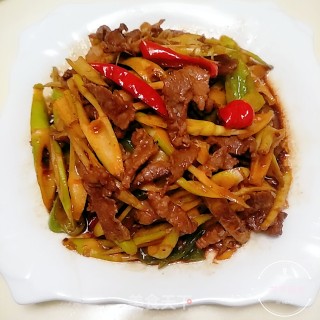 小竹笋炒牛肉的做法