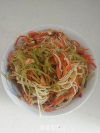 “凉菜”爽口开胃凉菜：金针菇胡萝卜拌青笋