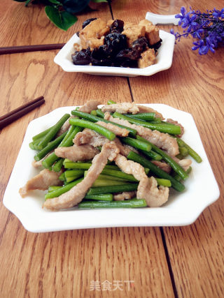 肉丝炒蒜薹的做法