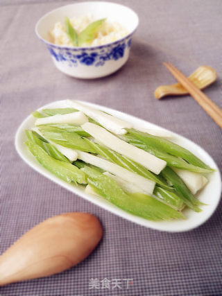 山药炒芹菜的做法