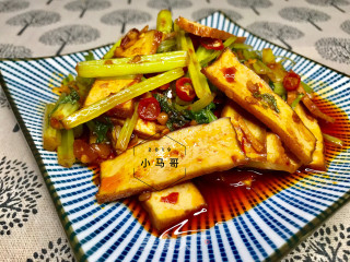 西芹炒香干#下饭菜的做法