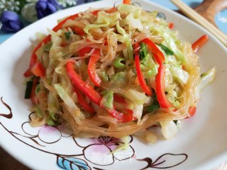 素炒粉丝卷心菜的做法