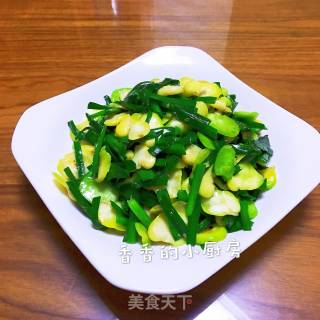 韭菜炒豆瓣的做法