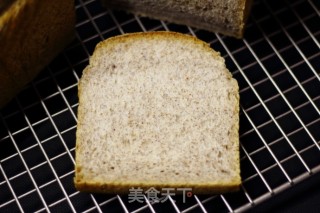 黑全麦吐司的做法