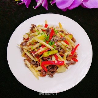 泡椒藕带炒鸡杂的做法