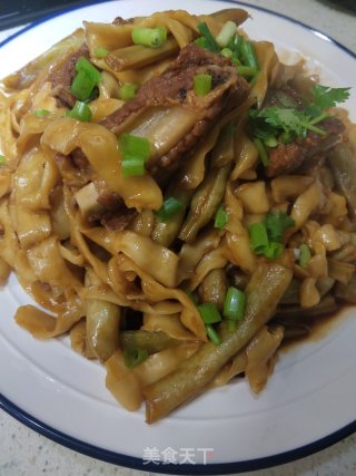 排骨豆角焖面????的做法