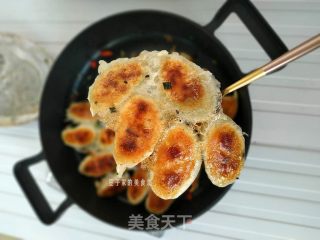 煎冰花饺子的做法