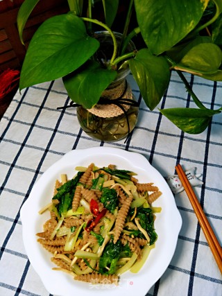 海鲜菇奶白菜烩莜面卷的做法