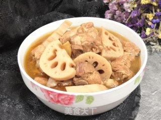 红烧排骨炖莲藕的做法