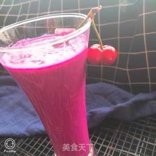 奶香十足的火龙果奶昔