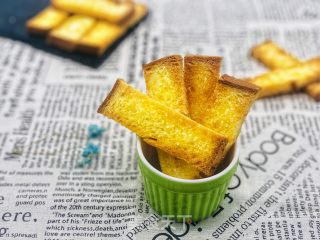 酥脆吐司条的做法