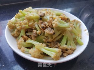 蛤蜊肉炒有机花菜的做法