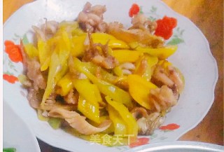青椒鱿鱼须的做法