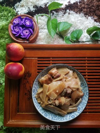 五花肉焖竹笋的做法