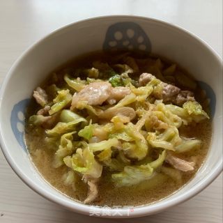 卷心菜焖肉的做法
