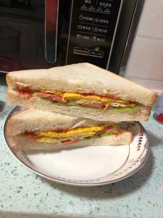 鸡蛋火腿三明治的做法
