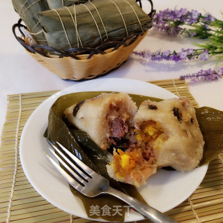 广式蛋黄香菇肉粽的做法