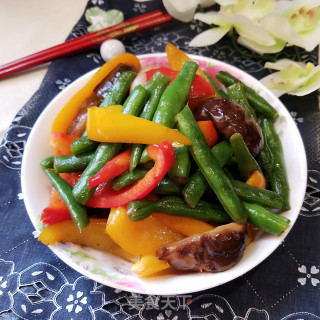 鲜菇彩椒炒四季豆的做法