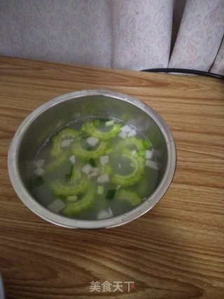 肥肉苦瓜汤的做法