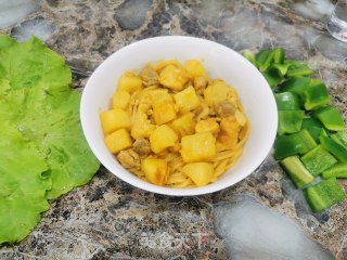 咖喱鸡肉意面的做法