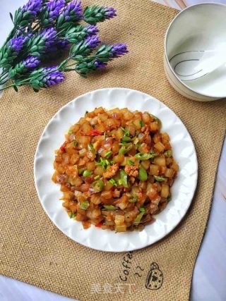 与蔬菜皇后的cp组合——洋葱炒凉粉的做法