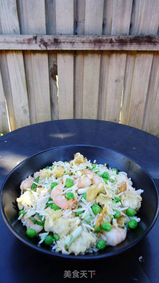 虾仁鸡蛋青豆炒饭的做法