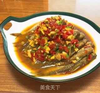 剁椒烧小白条的做法