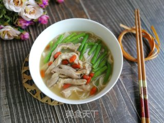 豇豆猪肚面的做法