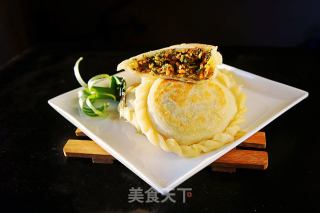 烫面香椿鸡蛋馅饼的做法