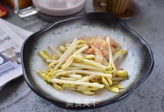 花生芽白灼小酥肉的做法
