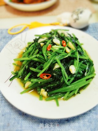 蒜爆茼蒿的做法
