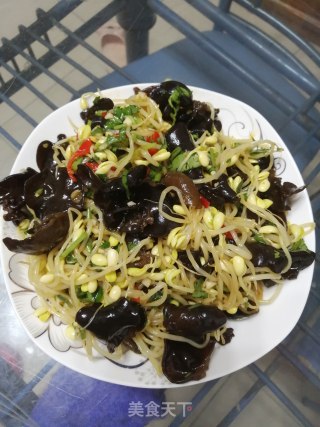 凉拌豆芽木耳的做法