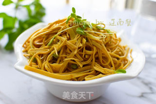 香椿苗拌豆腐皮的做法