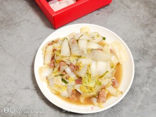 酸甜火腿肠炒白菜的做法