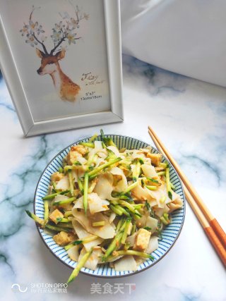 不用洗面|不用蒸|既能当主食又能当凉拌菜|酷暑天必选的凉拌菜的简易凉皮