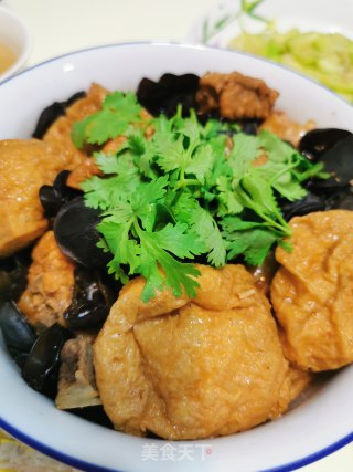 排骨烧油豆腐的做法